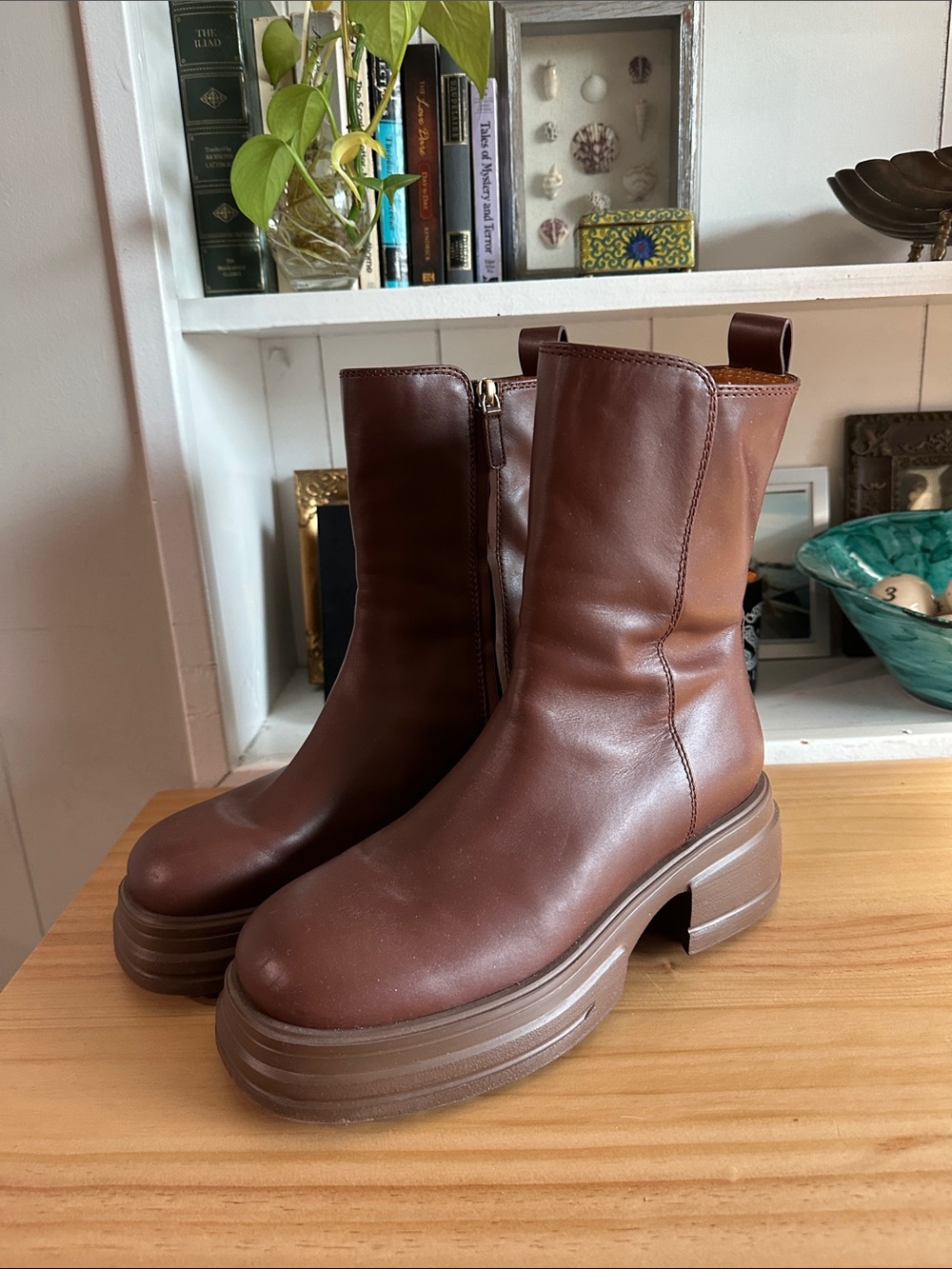 Tod's Leather platform ankle boots 39